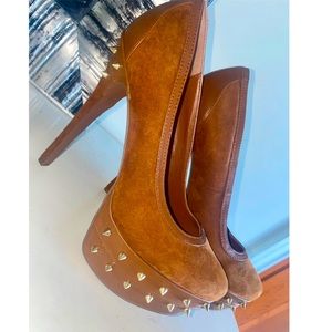 BRAND NEW! Wild Pair Size 10.  $150 value!